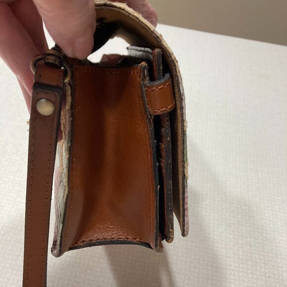 EUC Patricia Nash Leather Crackled Rose Wristlet/Clutch - Picture 8 of 14